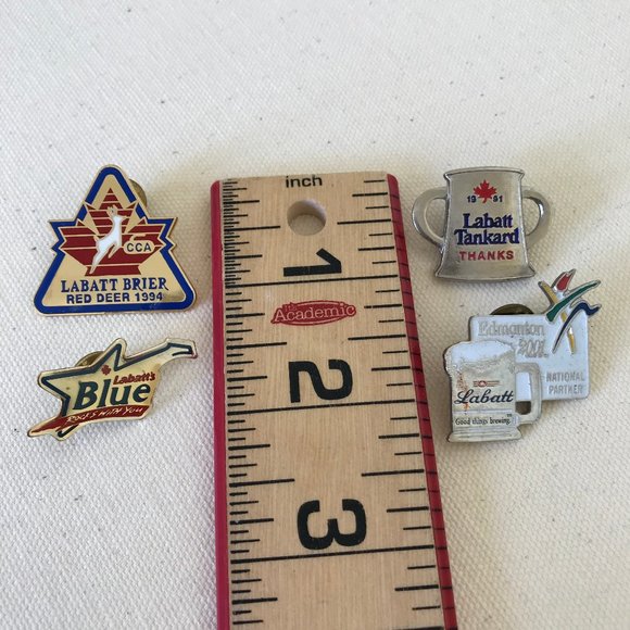 4 Pins Labatt Beer 1994 Brier 2001 Edmonton 1991 Vintage Badge Lapel Pins - Picture 2 of 3